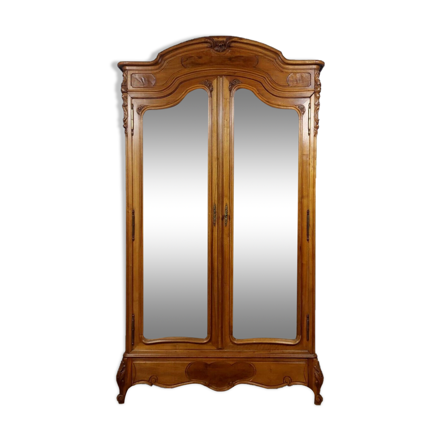 Louis XV wardrobe in walnut with blond patina circa 1880-1900