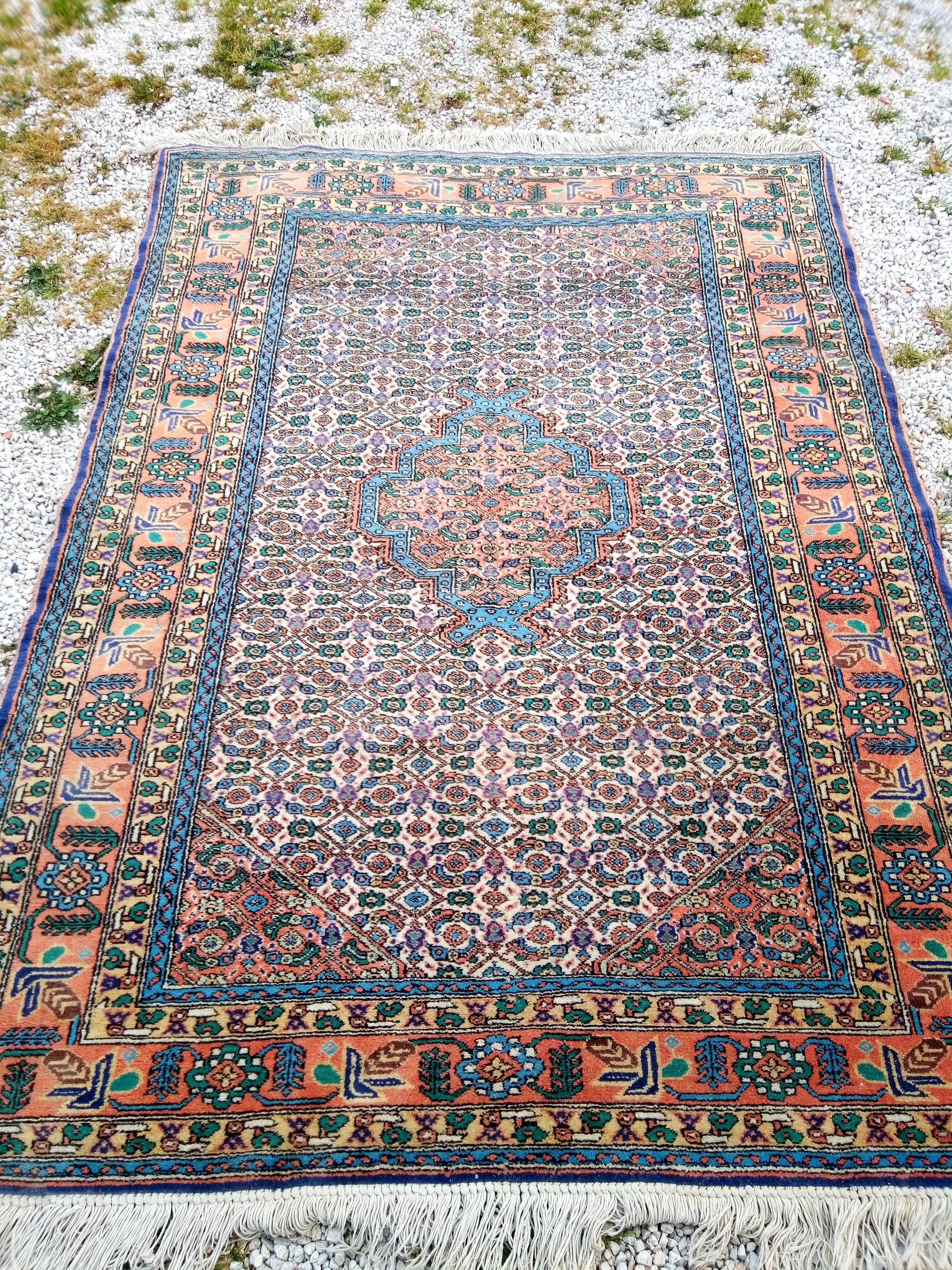 Ancien tapis d'orient - 197 x 134cm