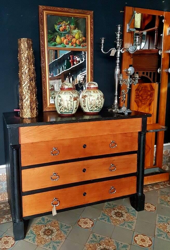 Commode de style Empire
