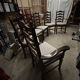 Ensemble de 6 chaises de salle à manger en chêne ancien rembourrées, comprenant 2 fauteuils.