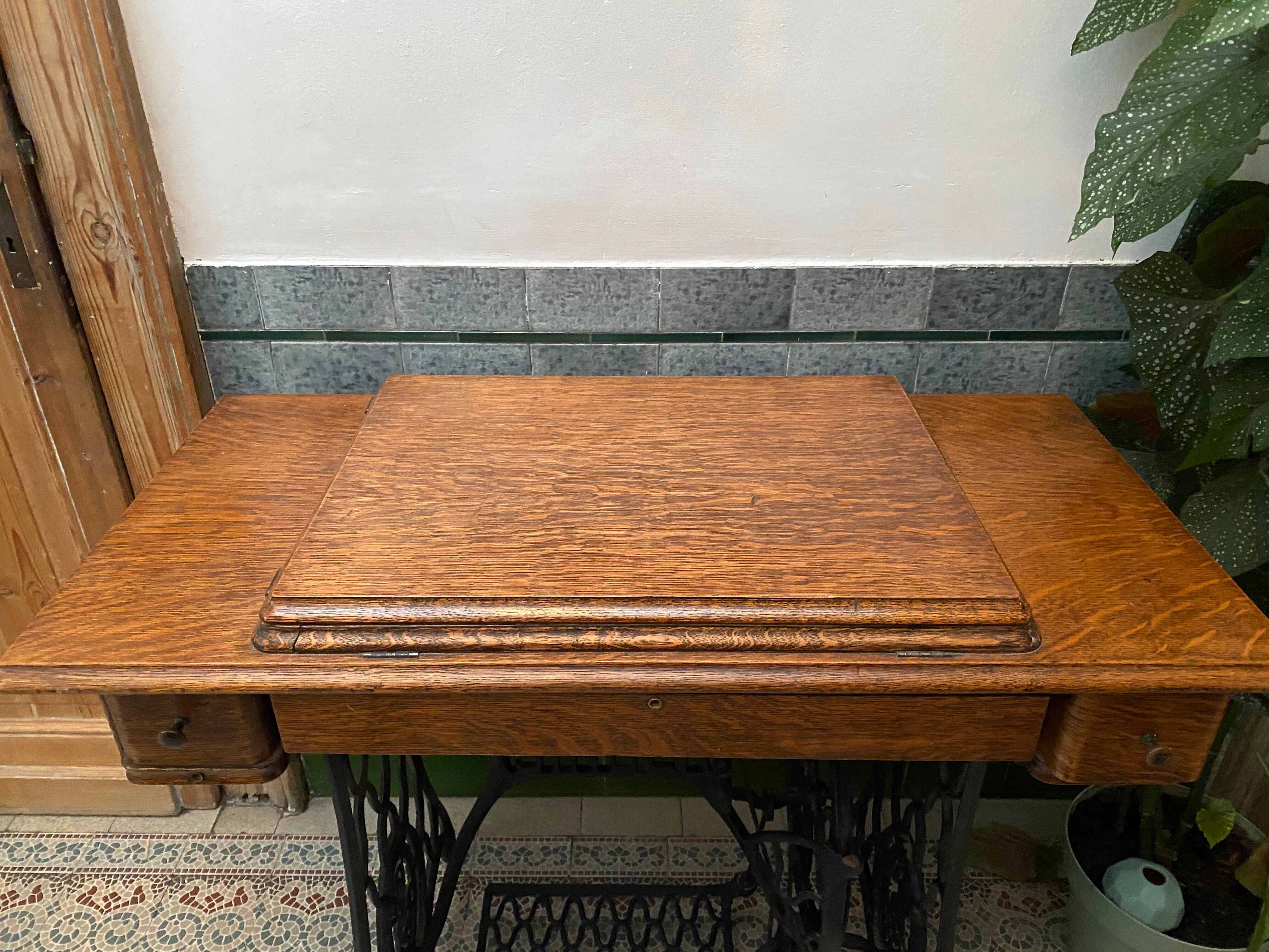 Superb old Singer sewing machine with its table