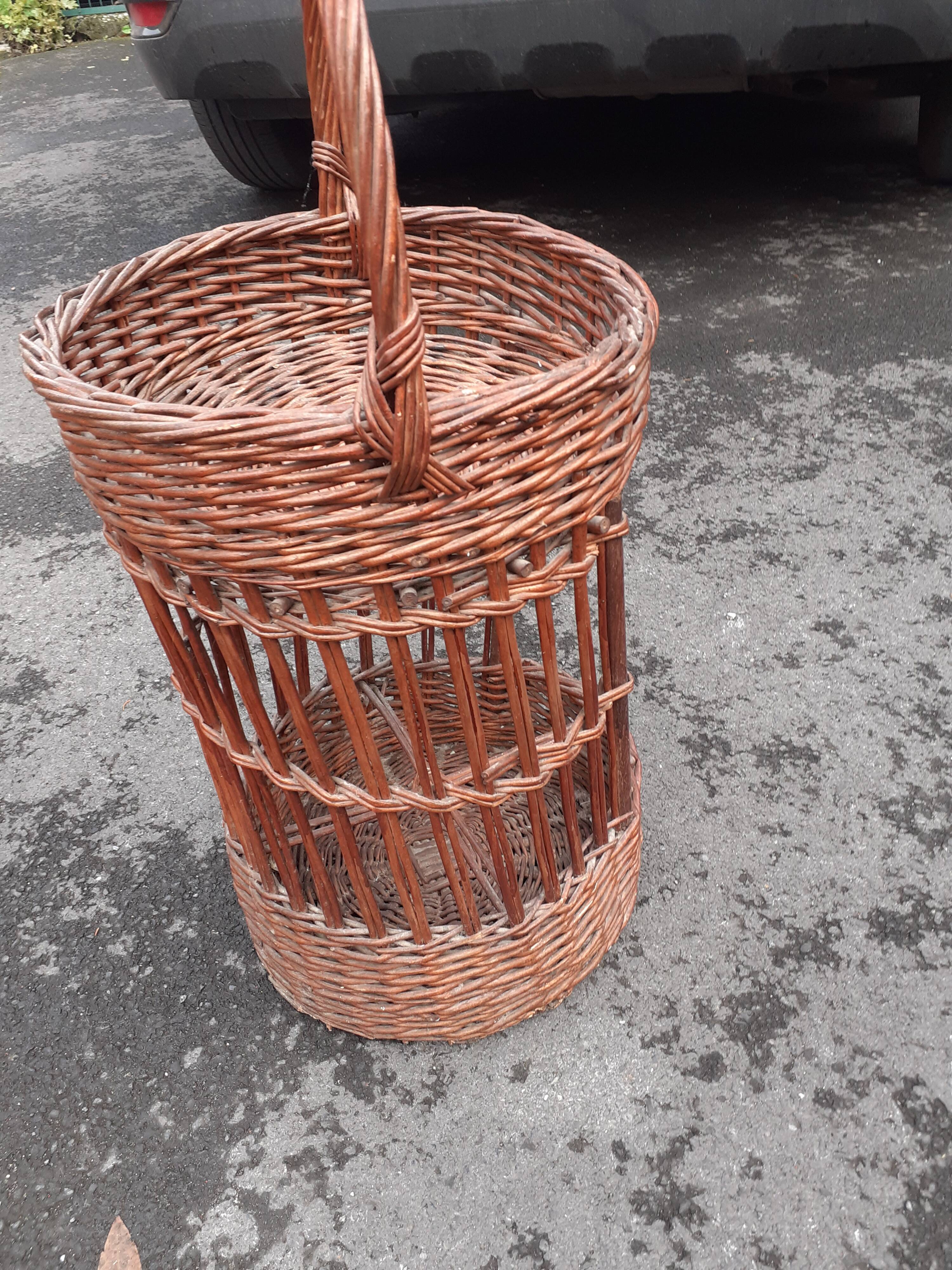 Rattan bar