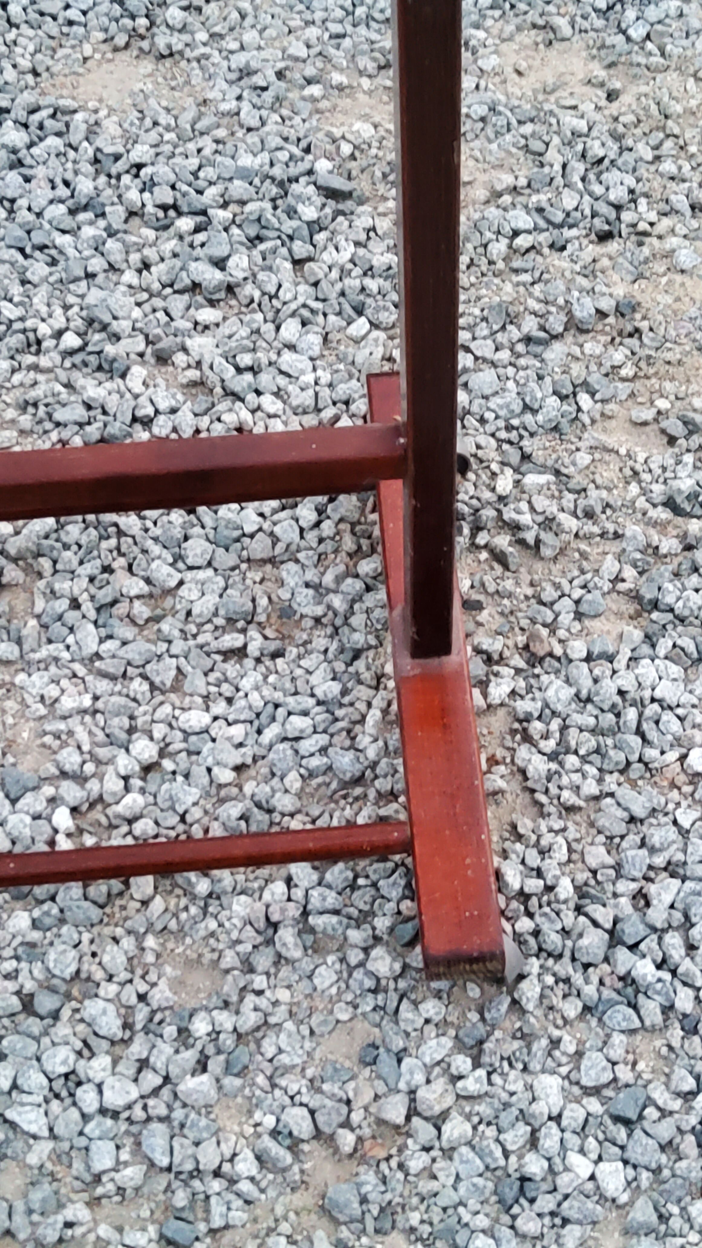 Mahogany stained wood valet Dejou editor