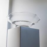 Immense bol en verre transparent de 16,5 pouces par Laica Cristalleria – Centre de table à bord ondulé, Italie, années 1990.