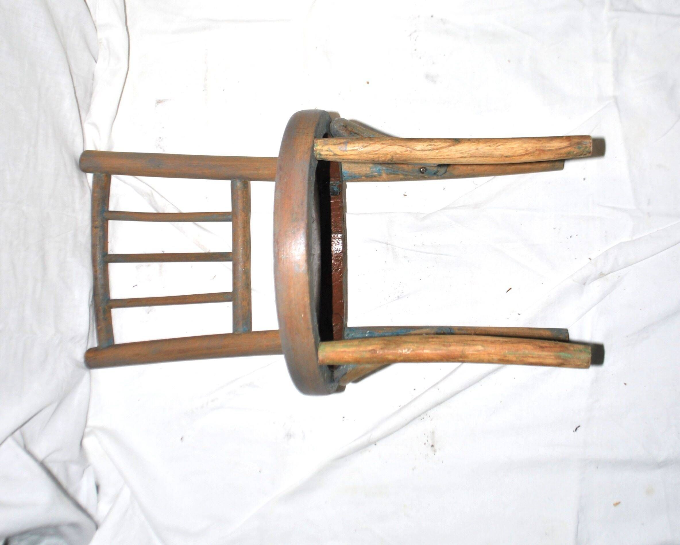 Child's bistro chair in curved turned wood, Fischel Thonet style, 1950.
