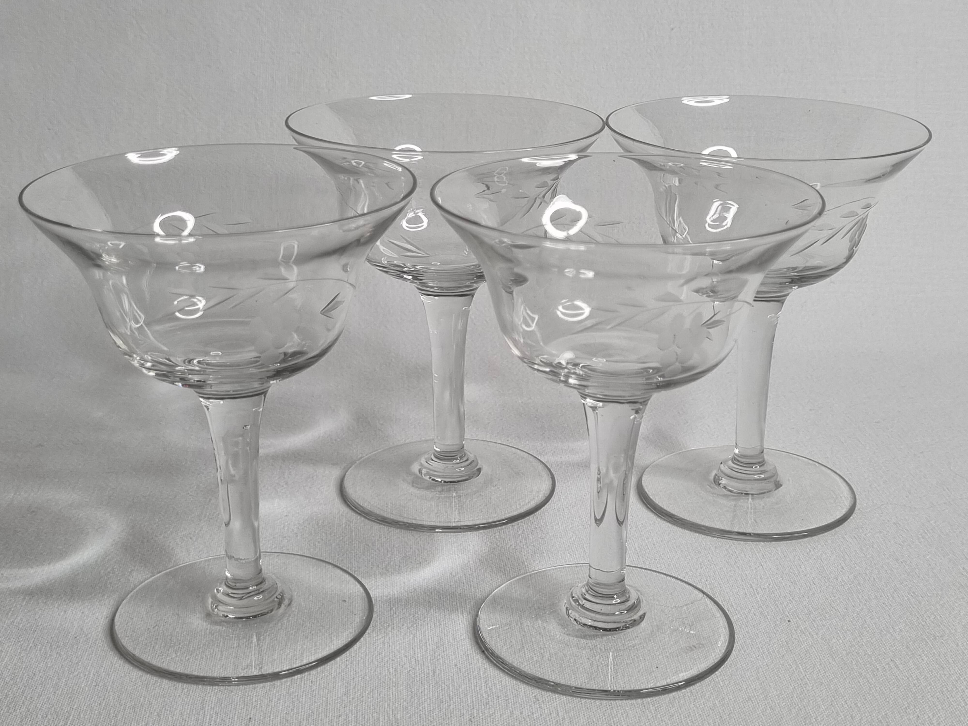Ensemble de 4 coupes à champagne en cristal gravé 12 cm