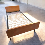 Daybed or single bed from the 1950s.