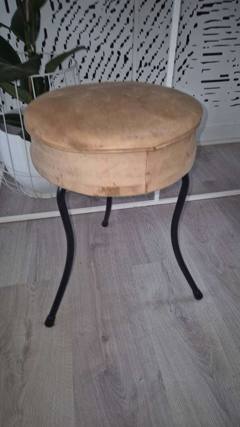 Piano stool