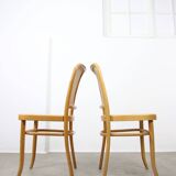 Pair of vintage No. 811 bentwood chairs