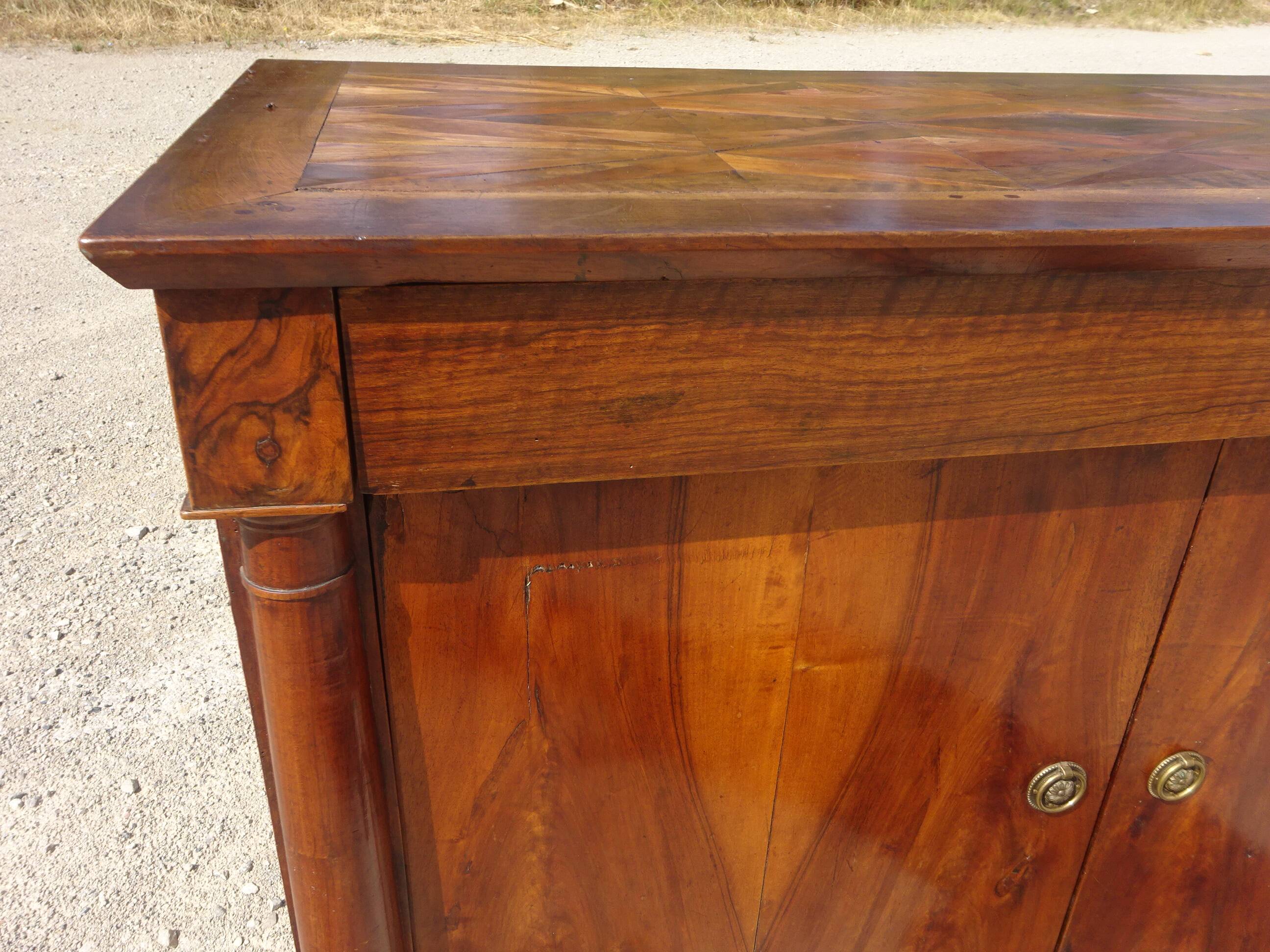 Antique buffet à colonnes semi détachées style Empire