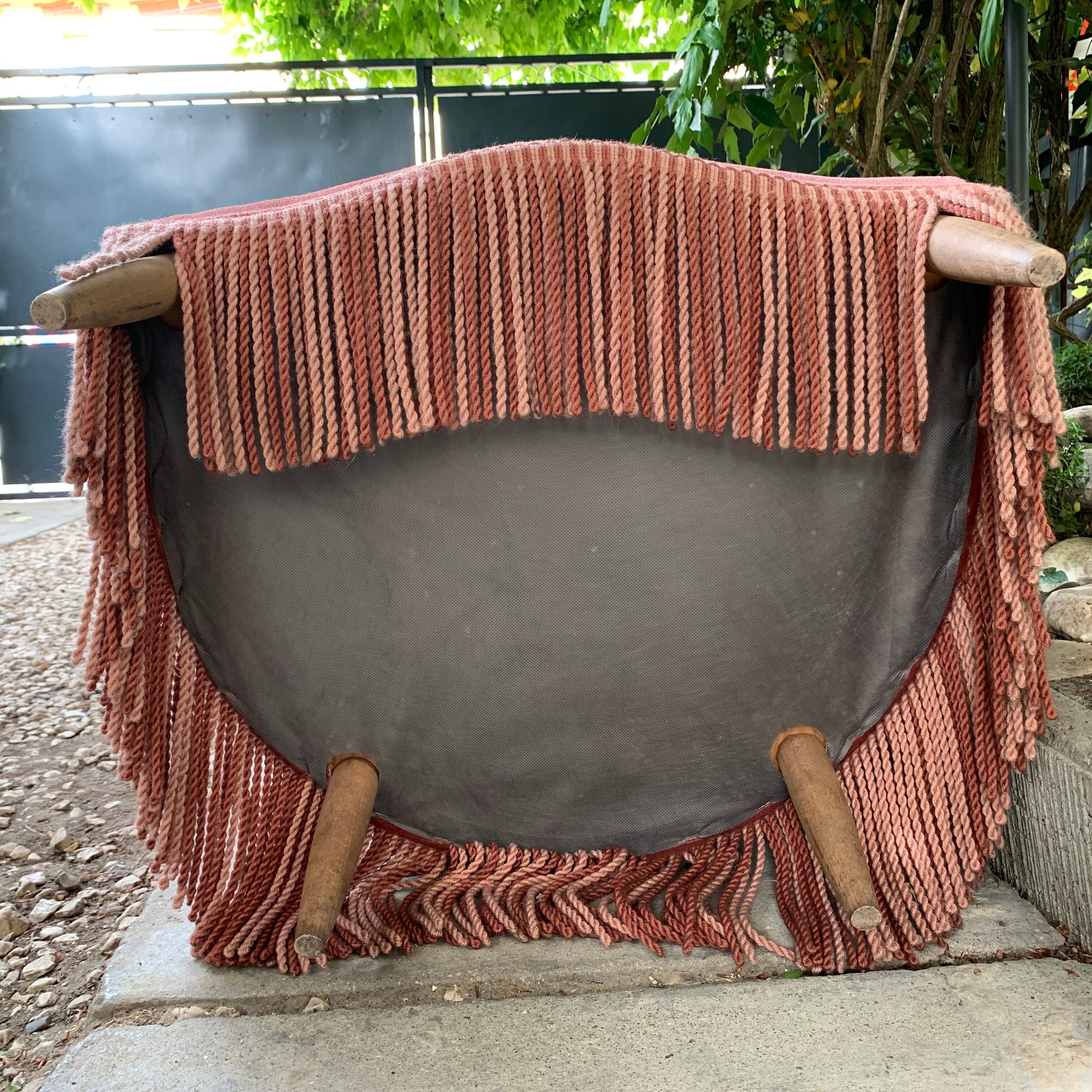 Pink velvet padded toad chair