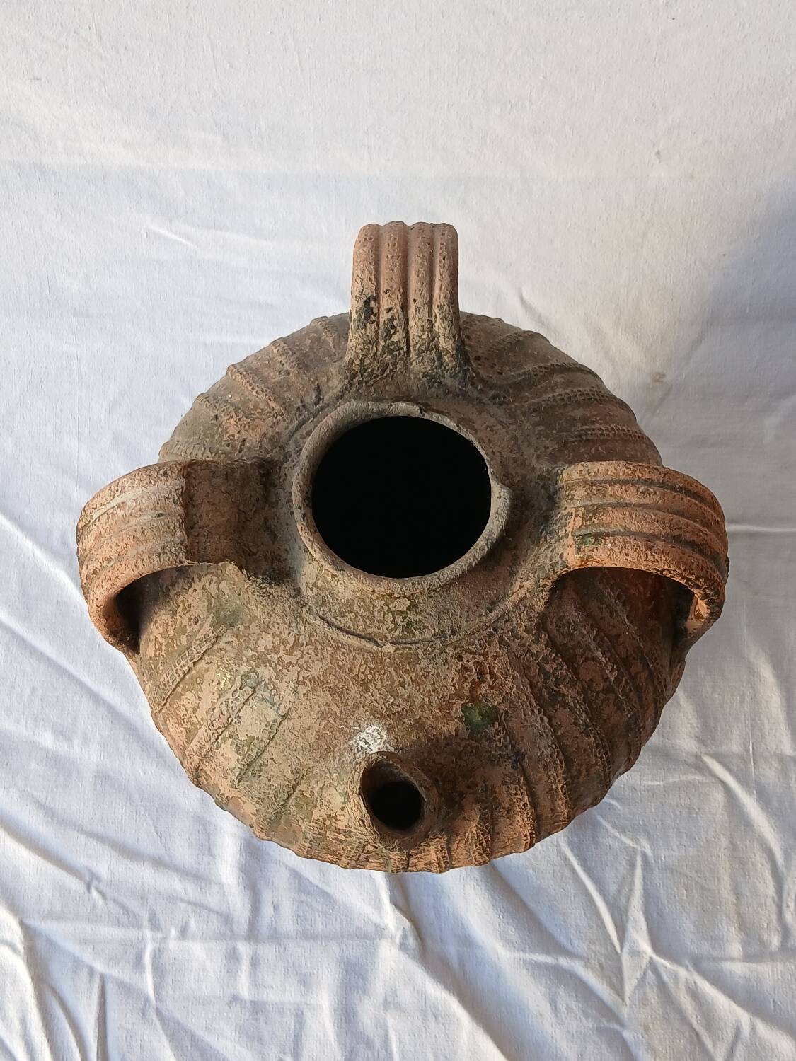 Oil jar, pottery from the south-west, 18th century.