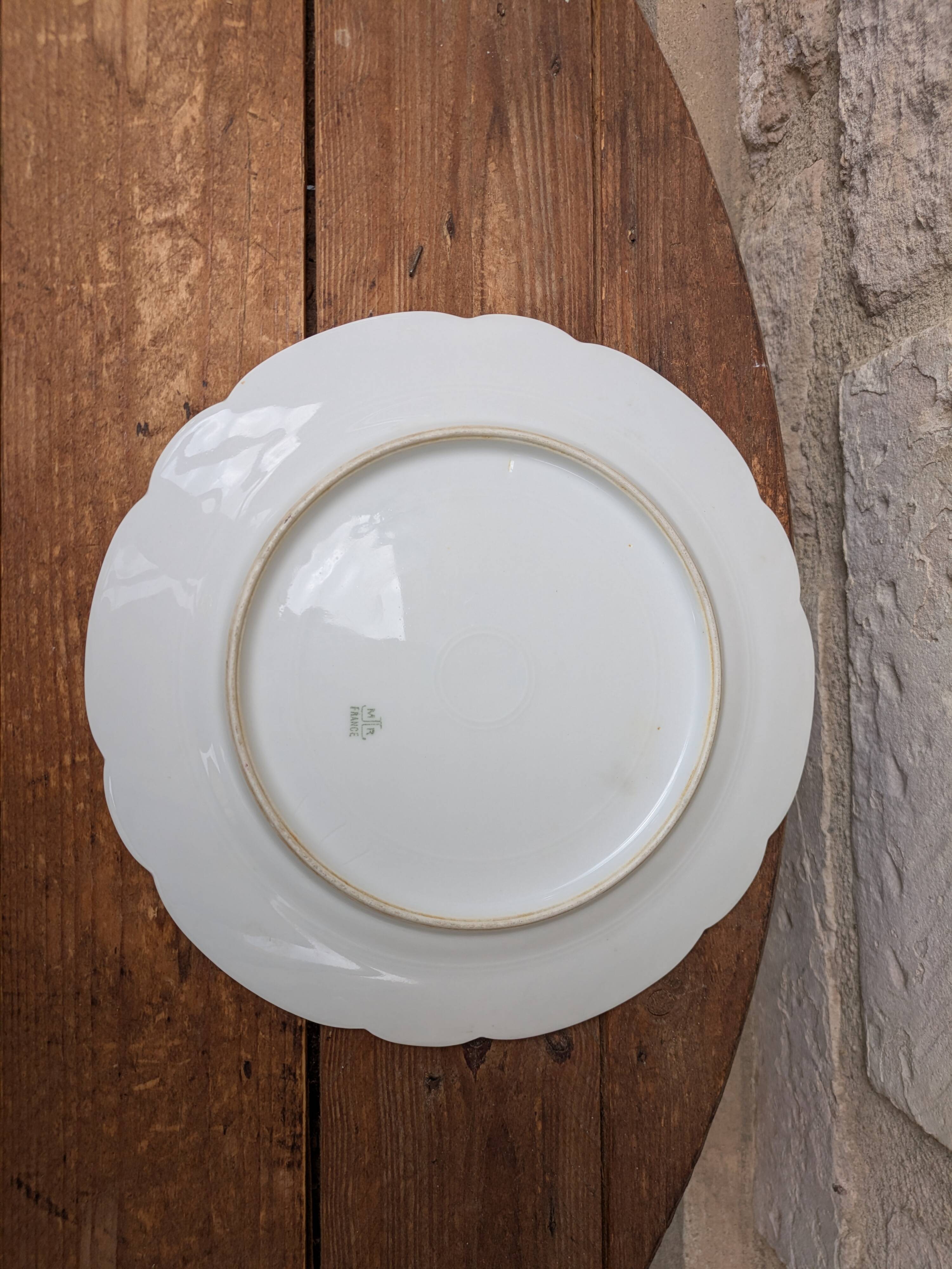 Porcelain plate with floral decoration, gilding, and relief MR France 25.5cm