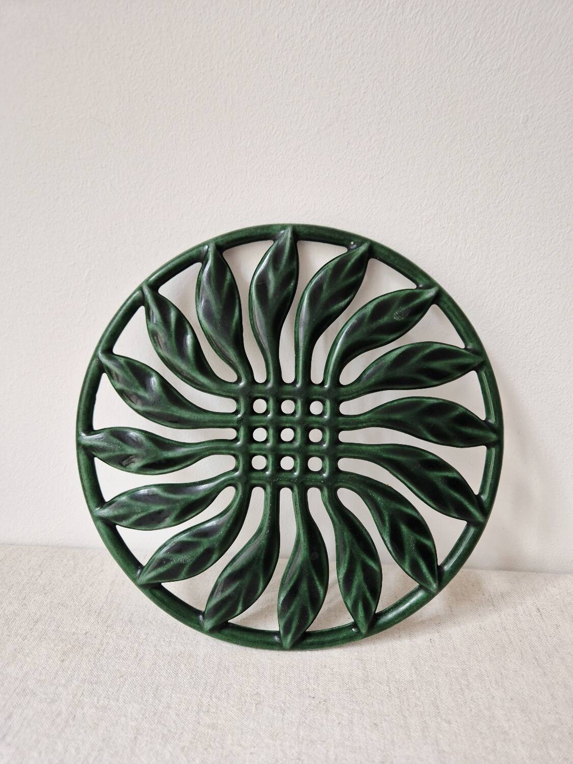 Vintage cast iron trivet - Invicta France