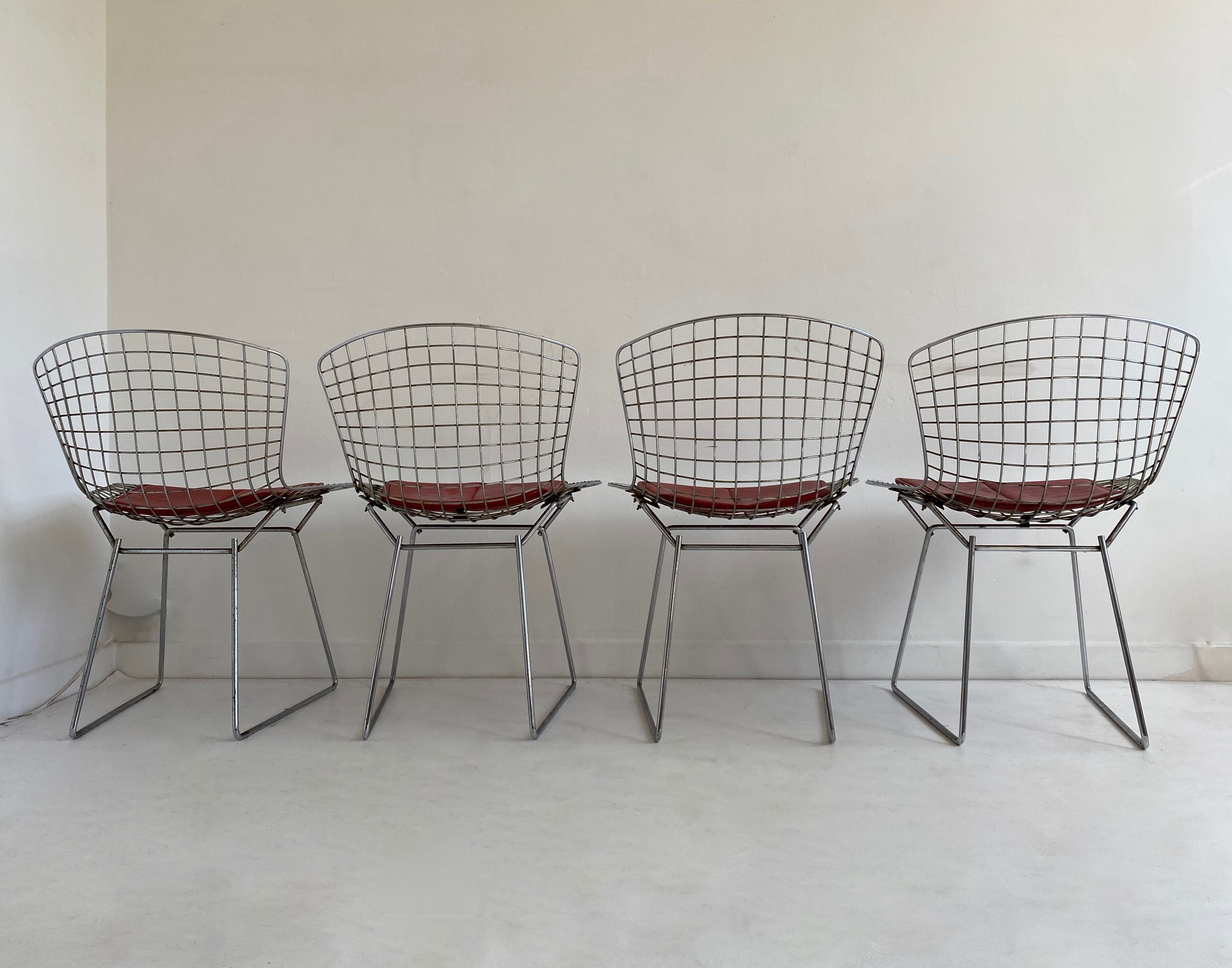 Lot de 4 chaises chromées par Bertoia pour Knoll, vers 1960
