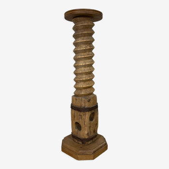 Press screw pedestal