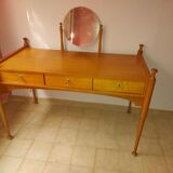 Vintage hairdresser with mirror Gautier