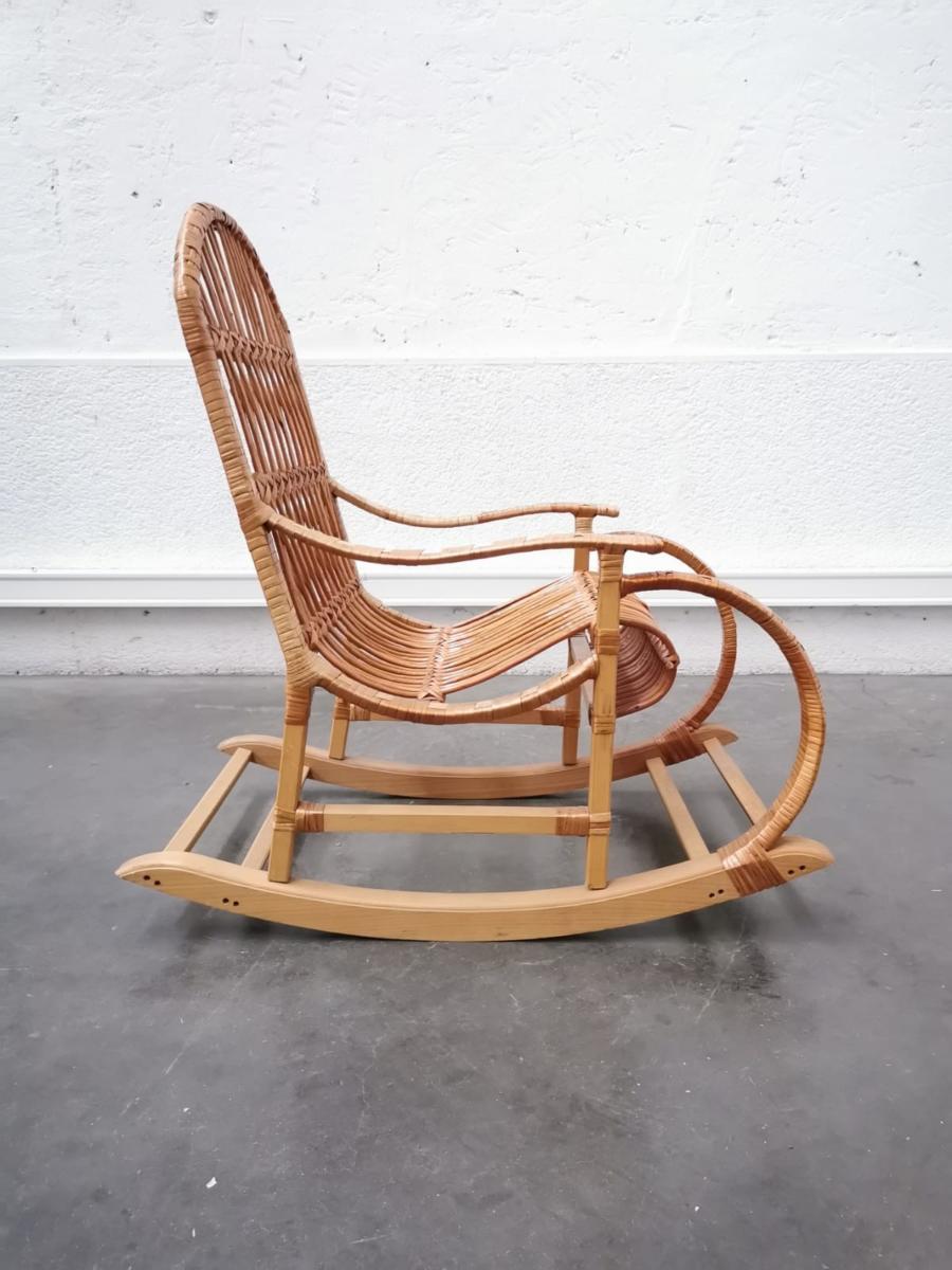 Rocking flesh in rattan