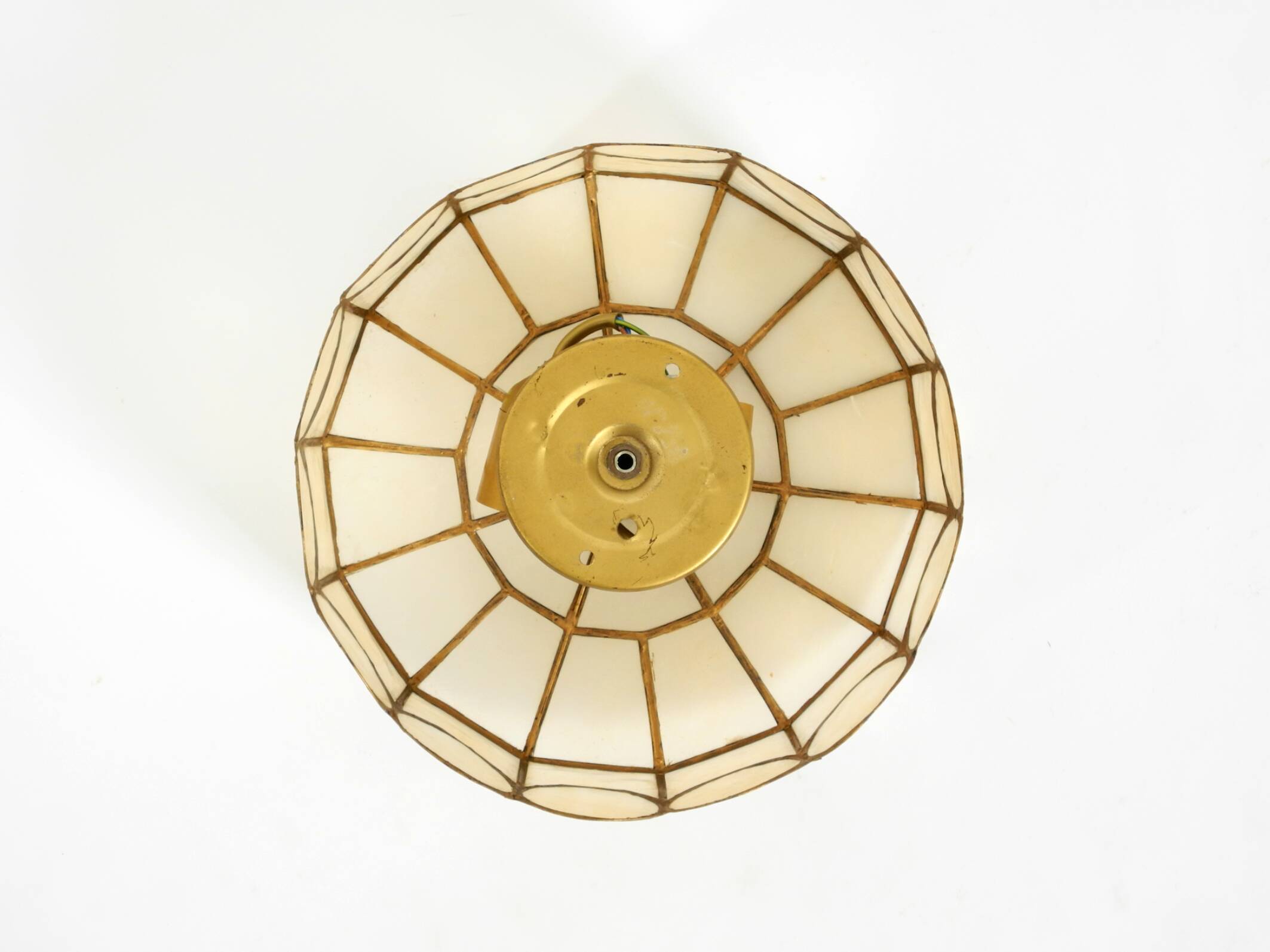 Beautiful round Mid-Century Modern ceiling or wall lamp made of Capiz
