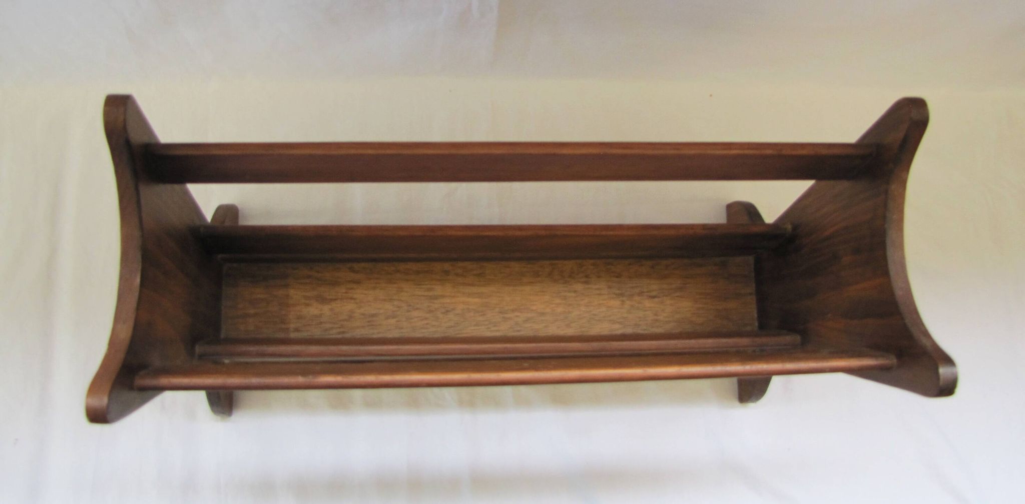 Porte-revues en bois