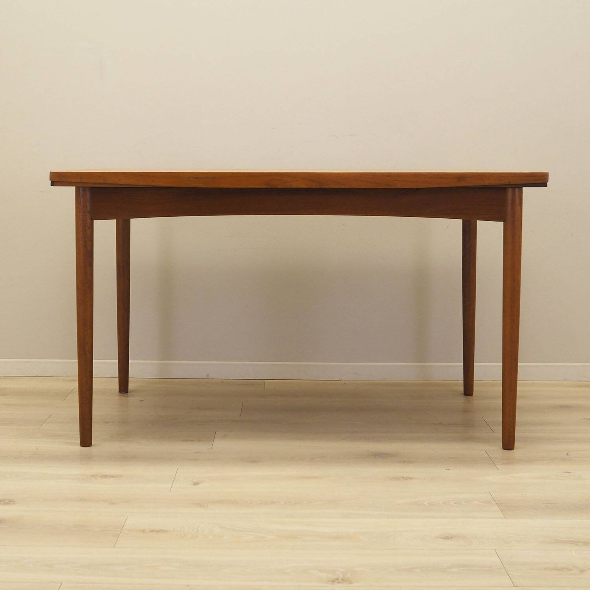 Table en teck, design danois, années 1960, fabriquée au Danemark