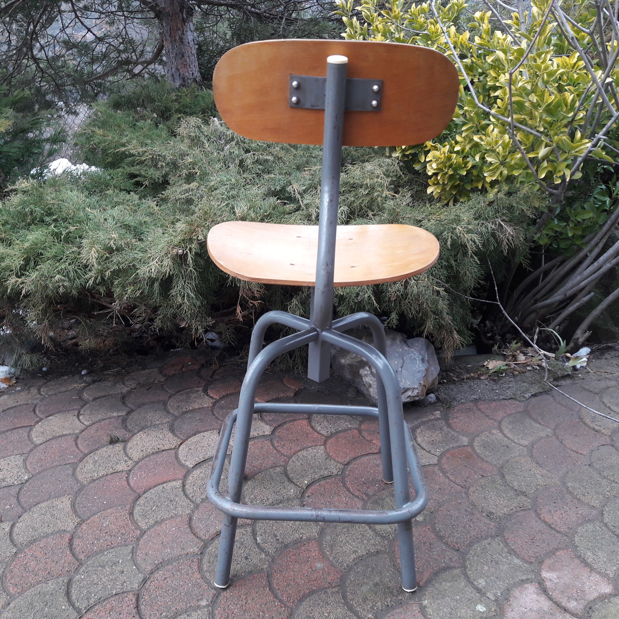 Swivel chair of workshop