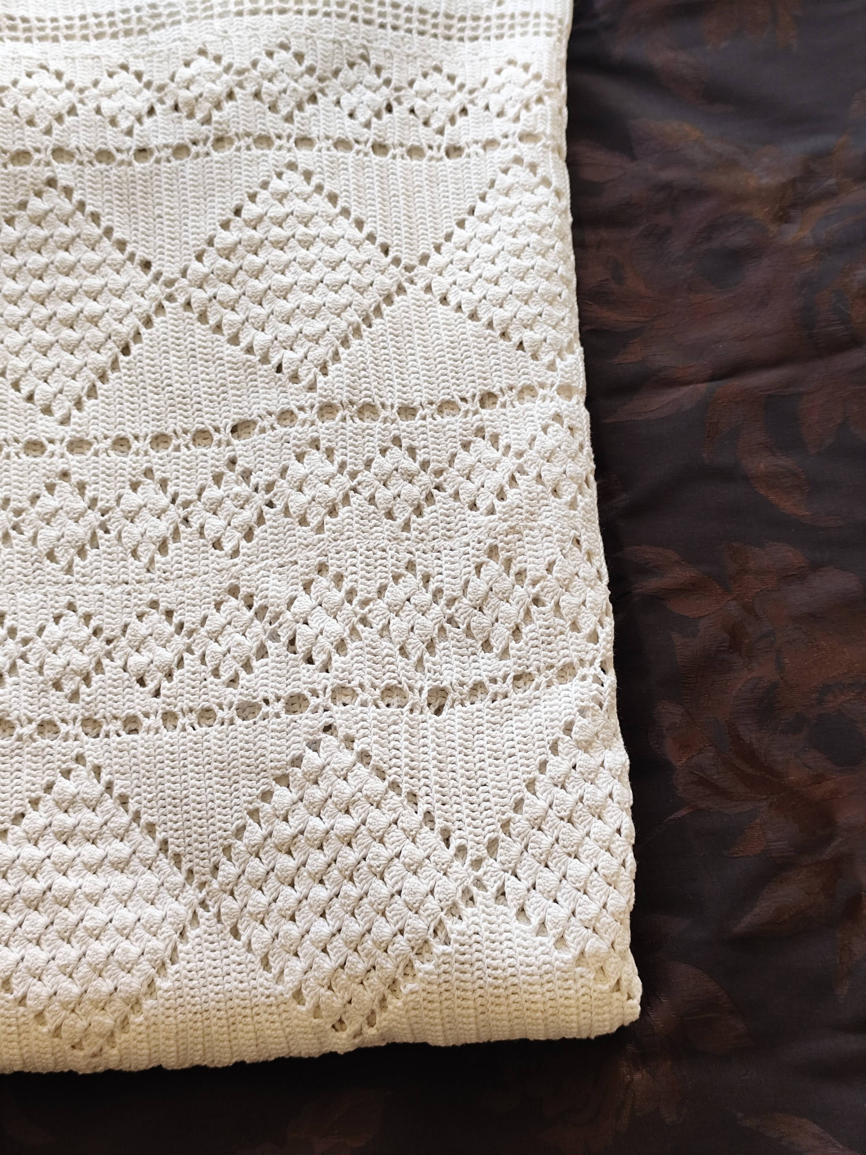 White cotton bedspread, crochet bedspread
