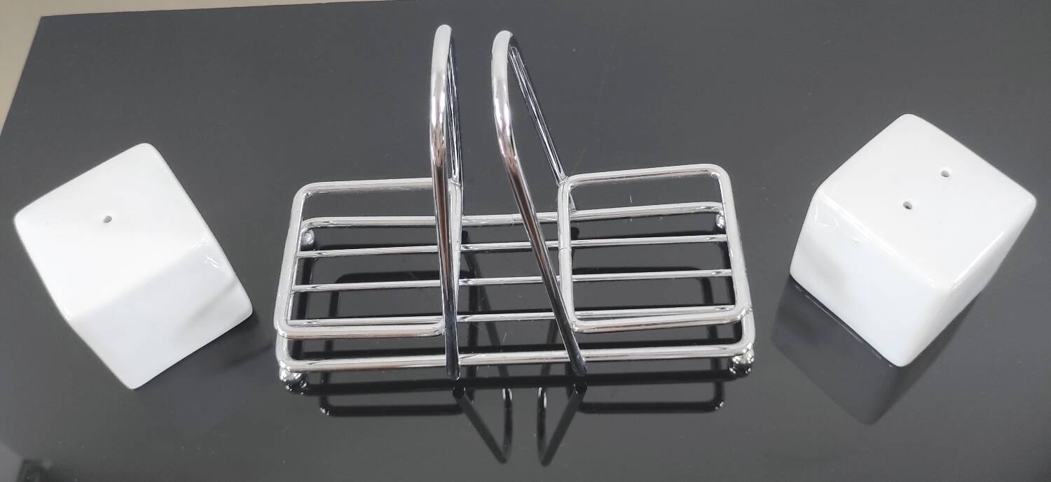 Vintage salt and pepper set – White ceramic and chrome metal