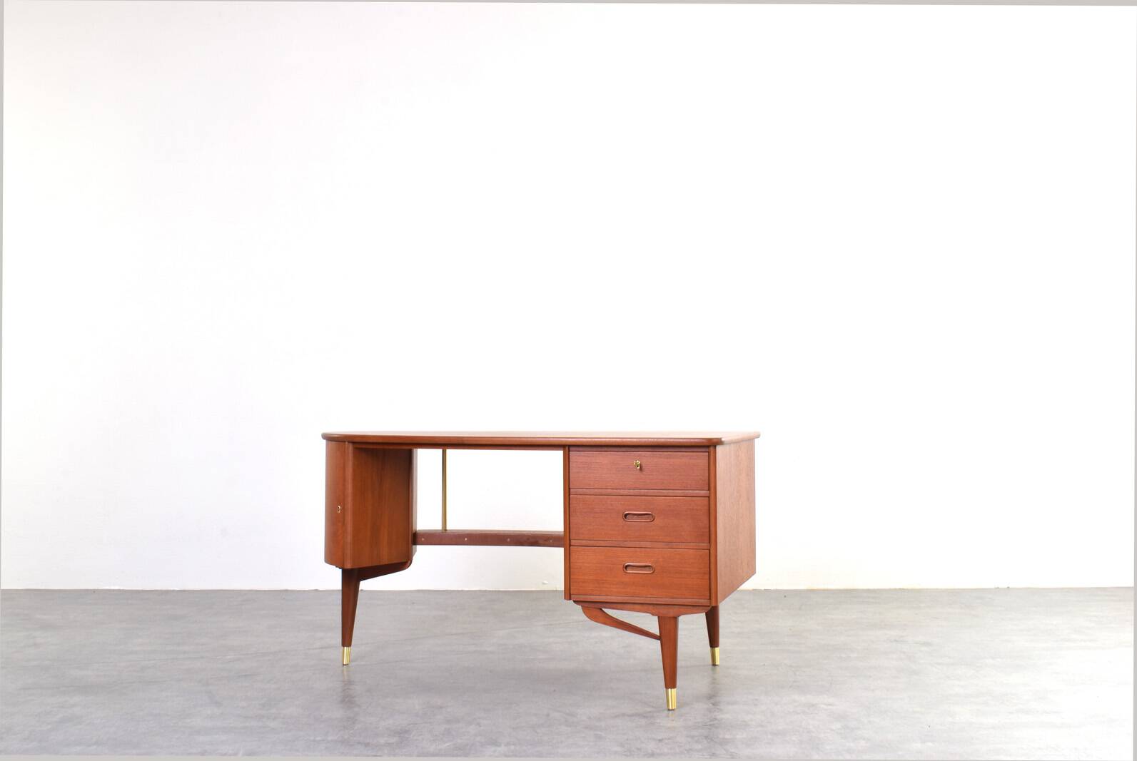 Mid-Century Organic Teak Desk from Sola Møbler, 1960s.