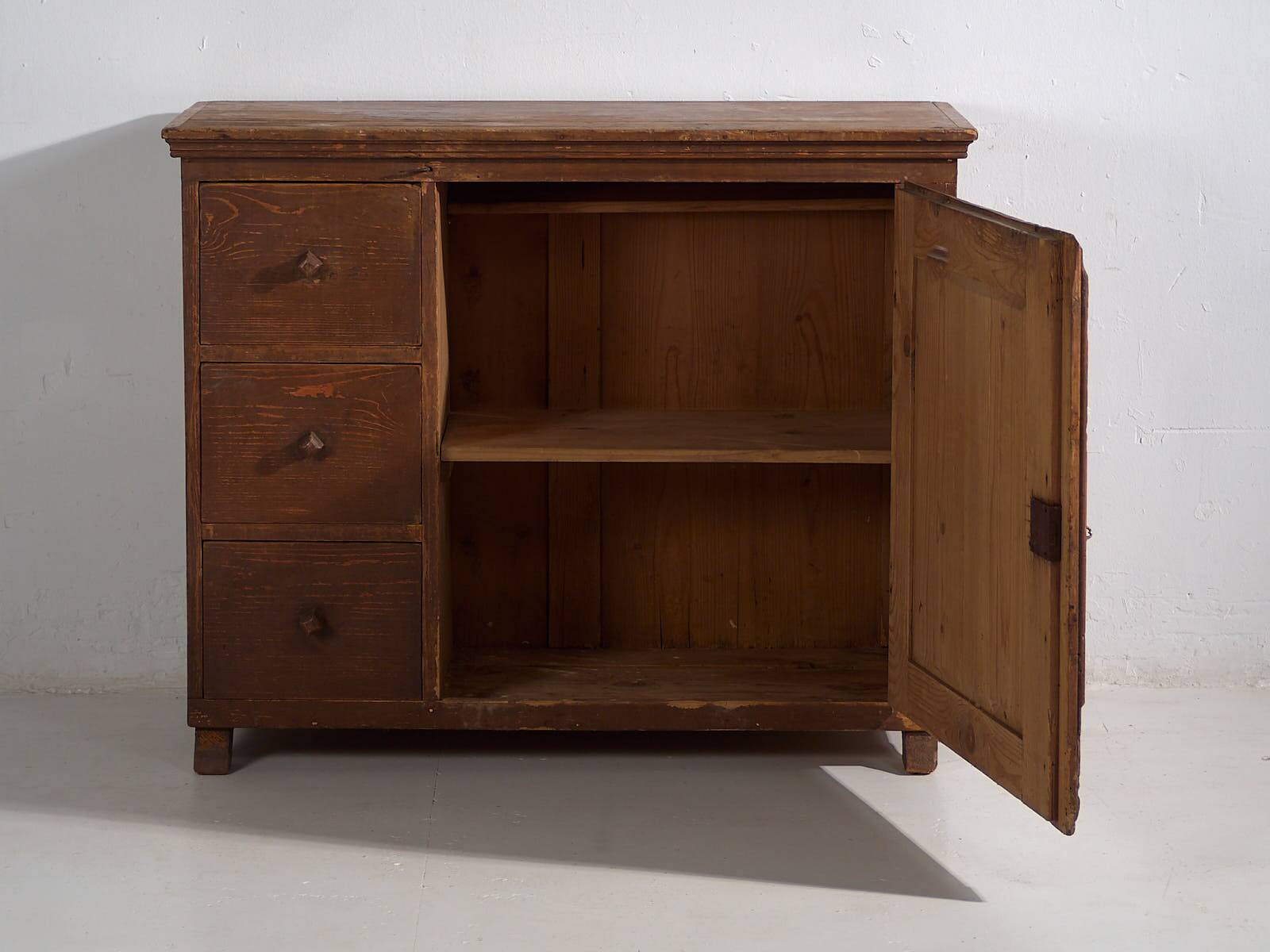 Large antique chest of drawers (circa 1920)