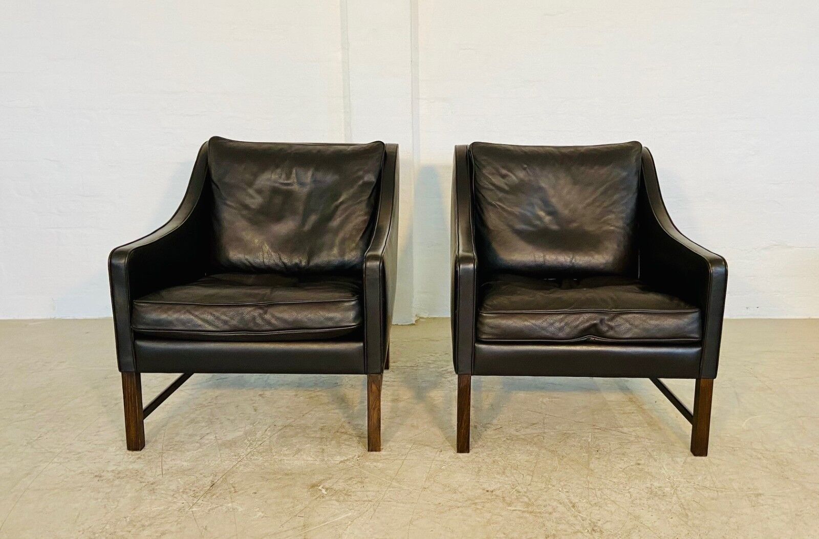 Fauteuils en cuir et palissandre de Fredrik Kayser des années 50 – cuir marron