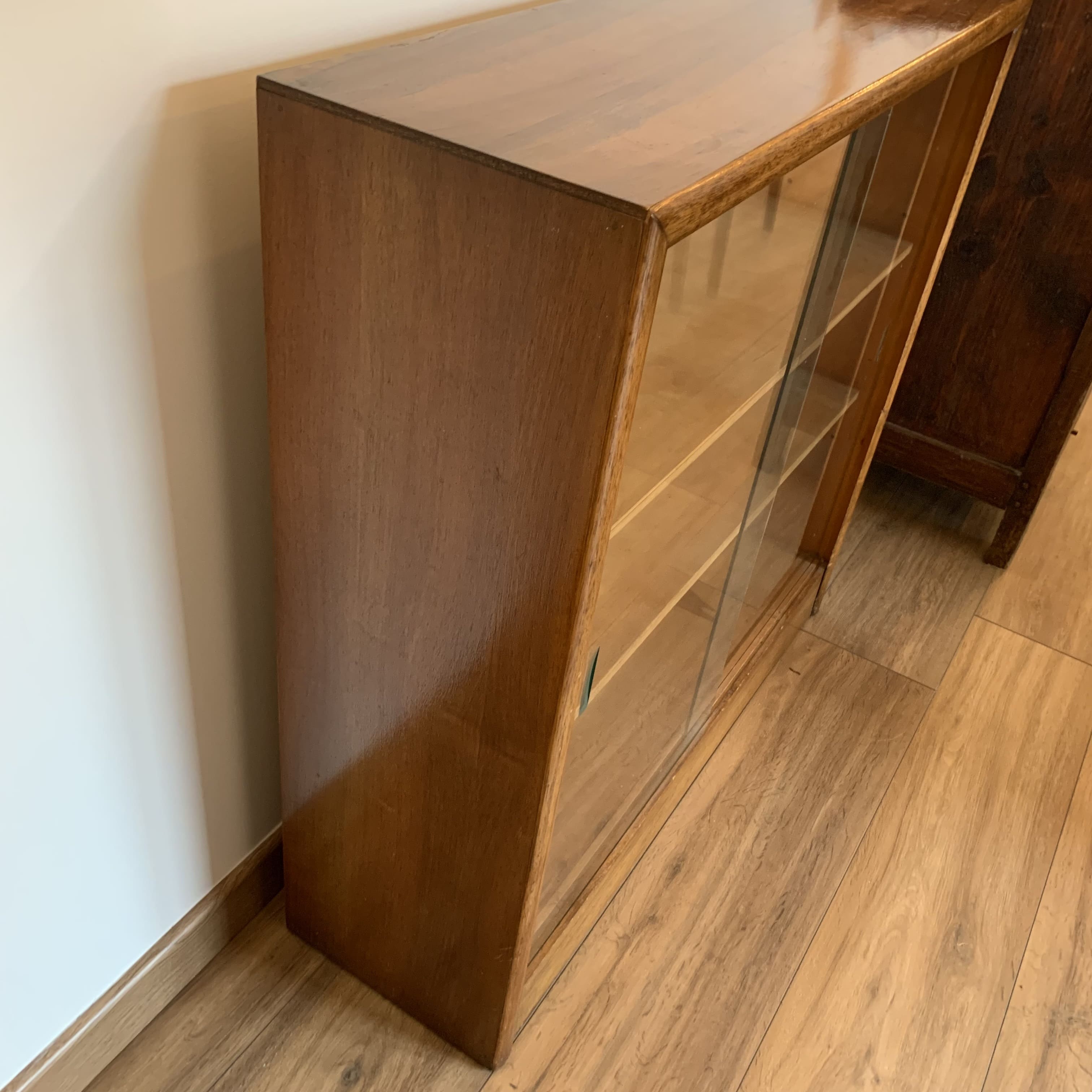 Showcase in wood and glass