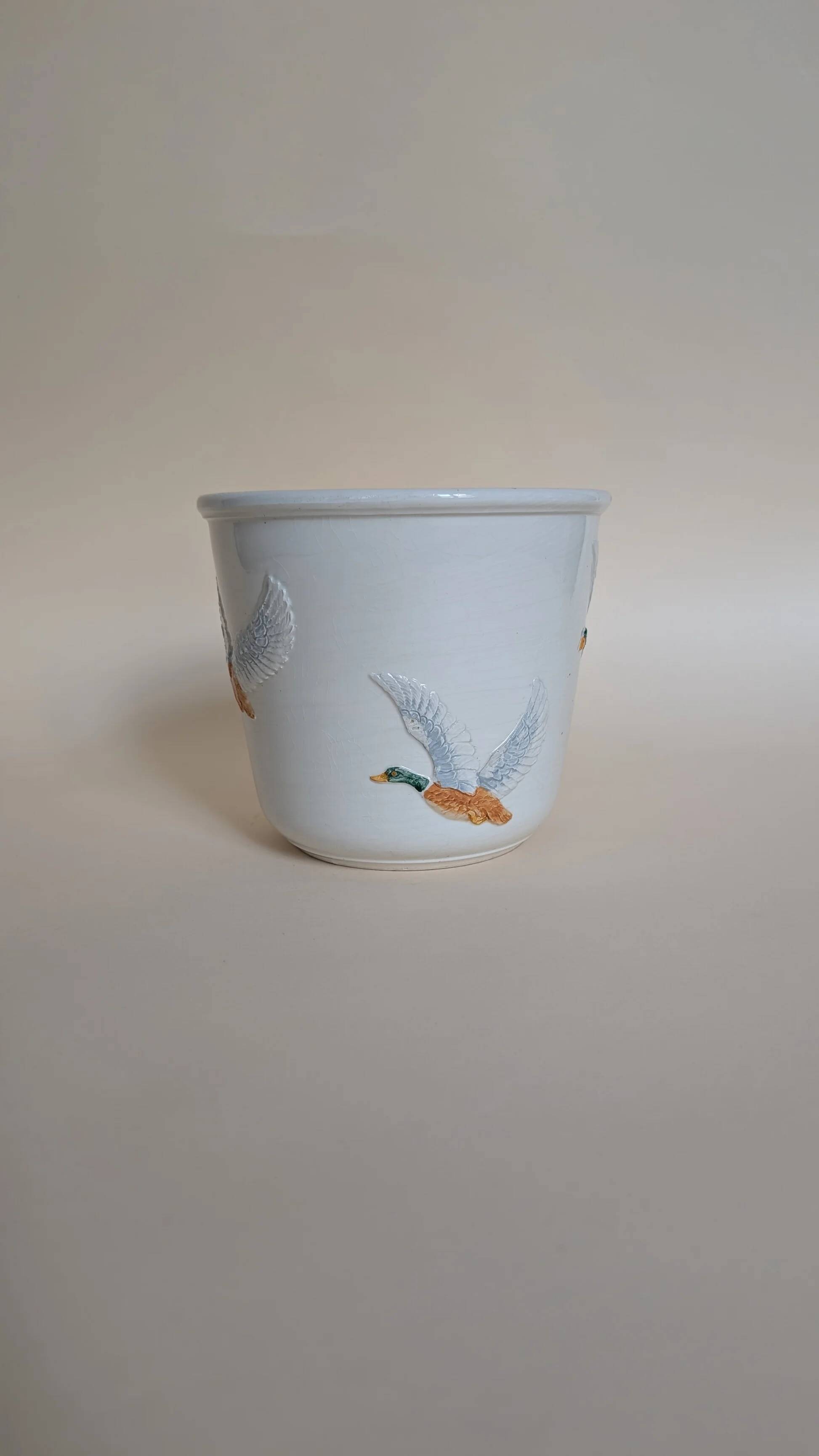 Duck cache pot