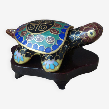 Boite miniature en forme de tortue cloisonné email sur socle en bois
