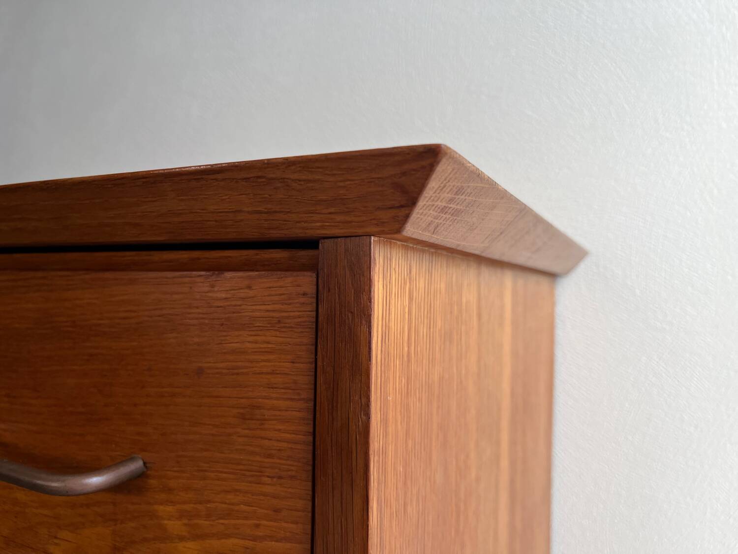 Vintage chest of drawers with splayed legs