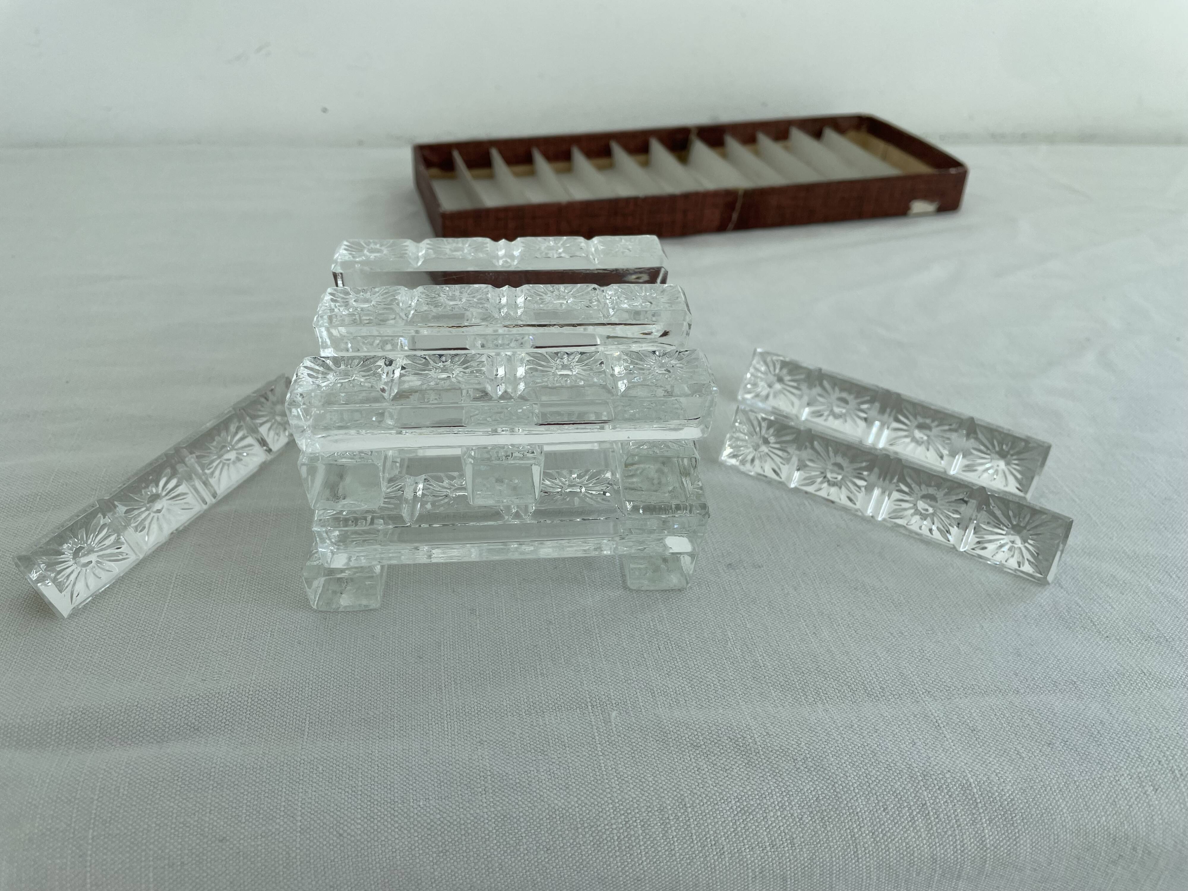 Porte-couteaux en cristal, Motif floral en relief, Art de la table vintage
