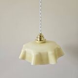Suspension en opaline jaune pastel