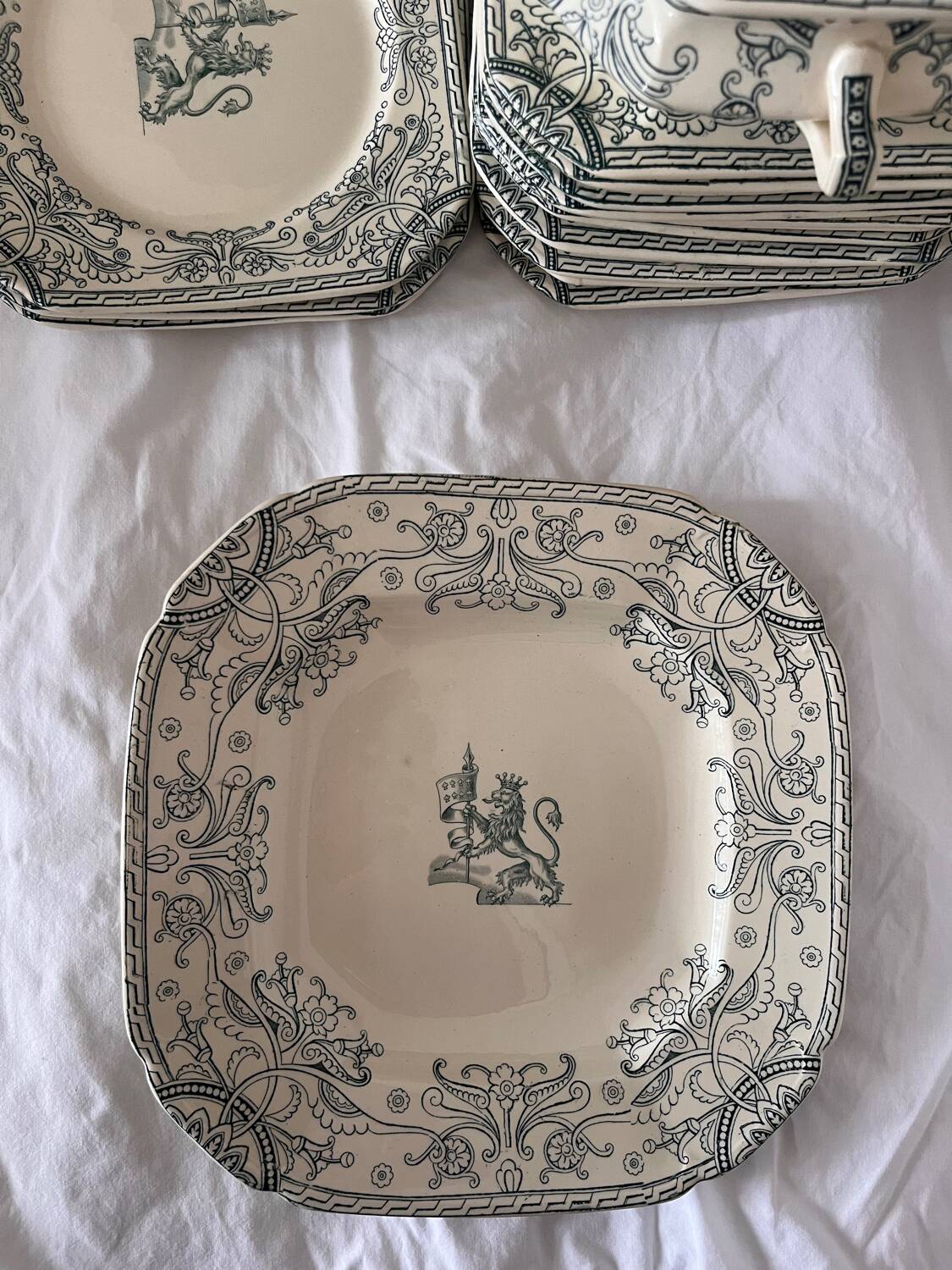 Lot of old saint-amand earthenware, fontana model – very good condition