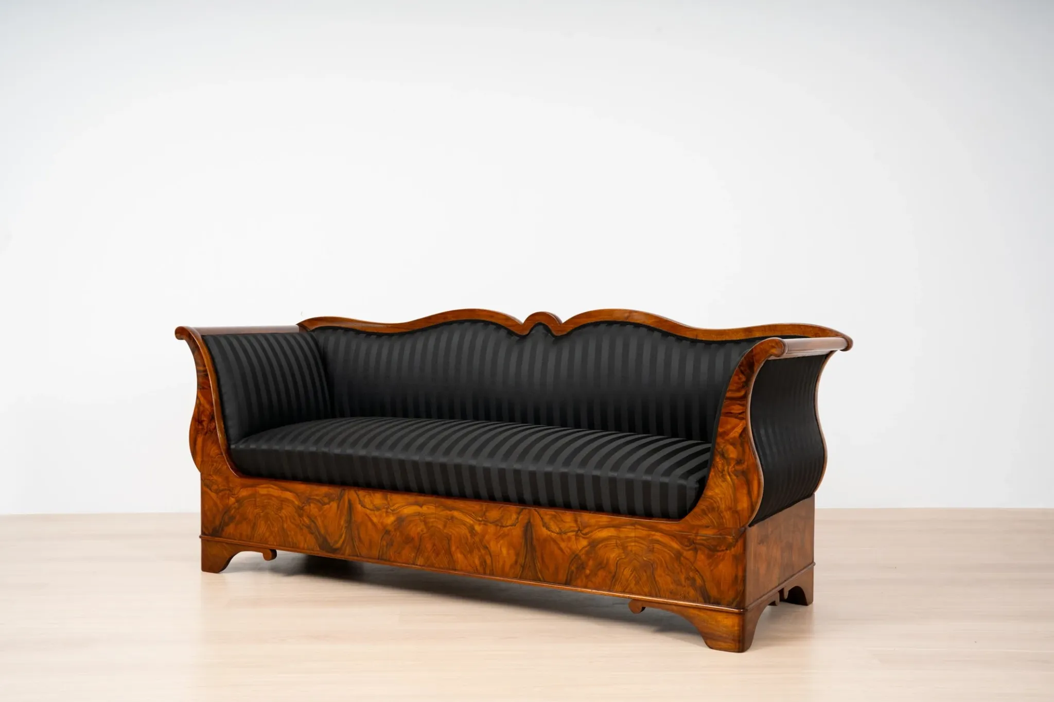 Exceptional 19th Century Biedermeier Walnut Sofa, circa 1850