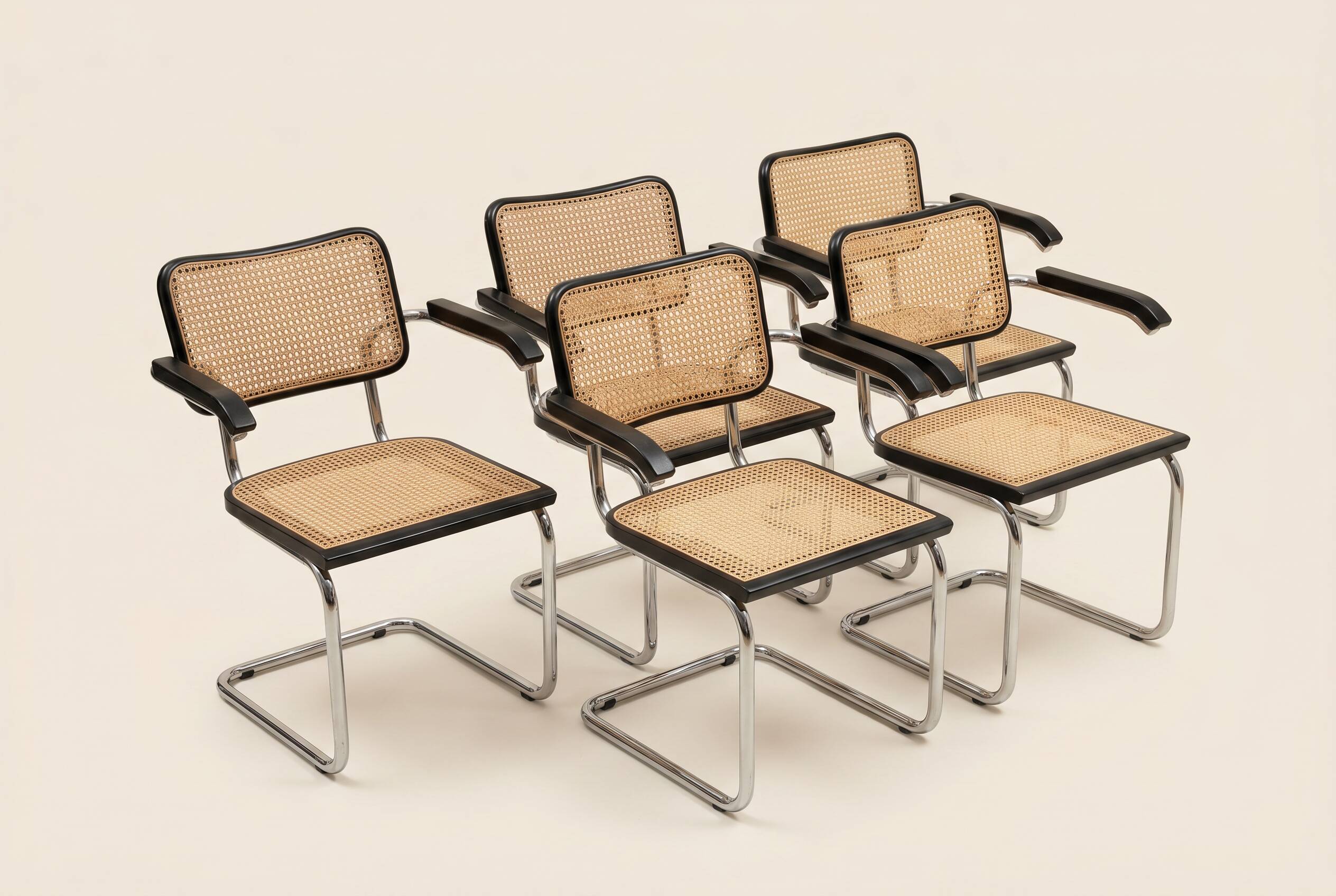 Superbe fauteuil B64 noir de Marcel Breuer (lot de 5)