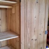 Armoire en pins