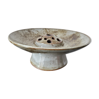 Cup pique flowers in sandstone signed