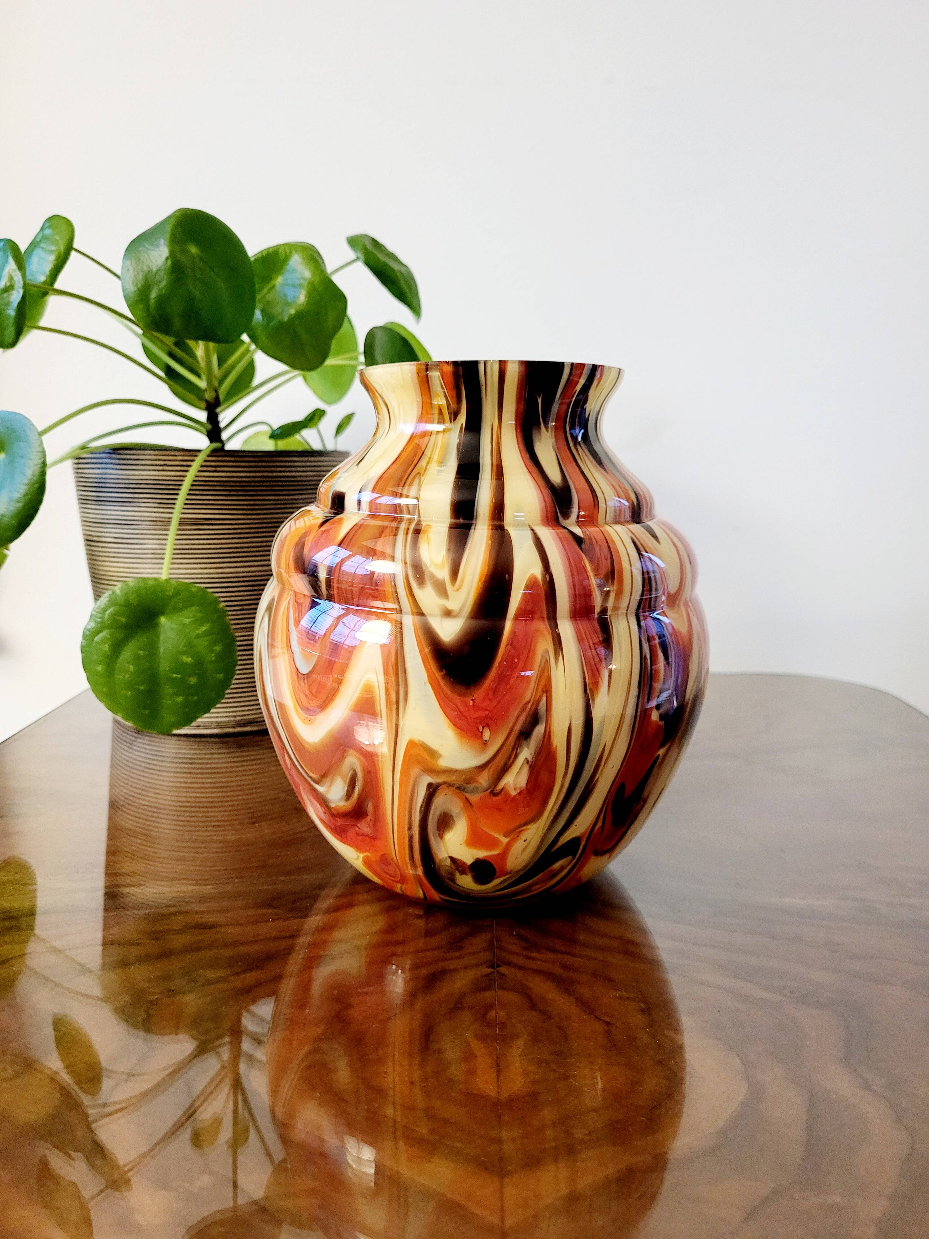 Art deco opaline glazen vaas, Verreries de Scailmont België