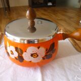 Enameled saucepan with lid 1970s