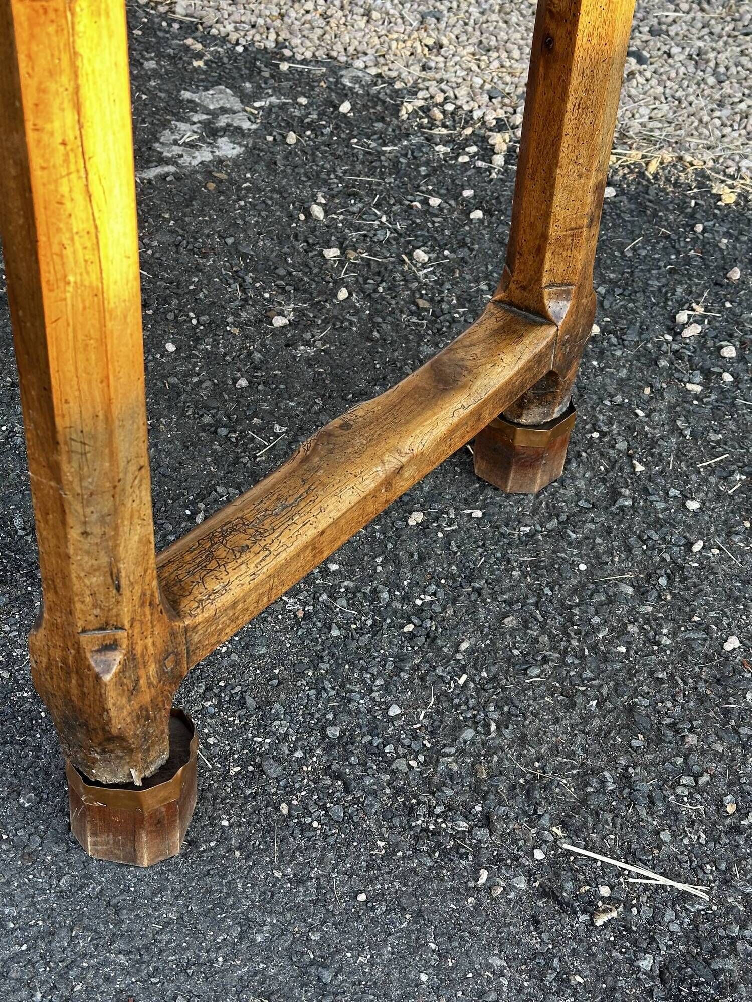 Farm table