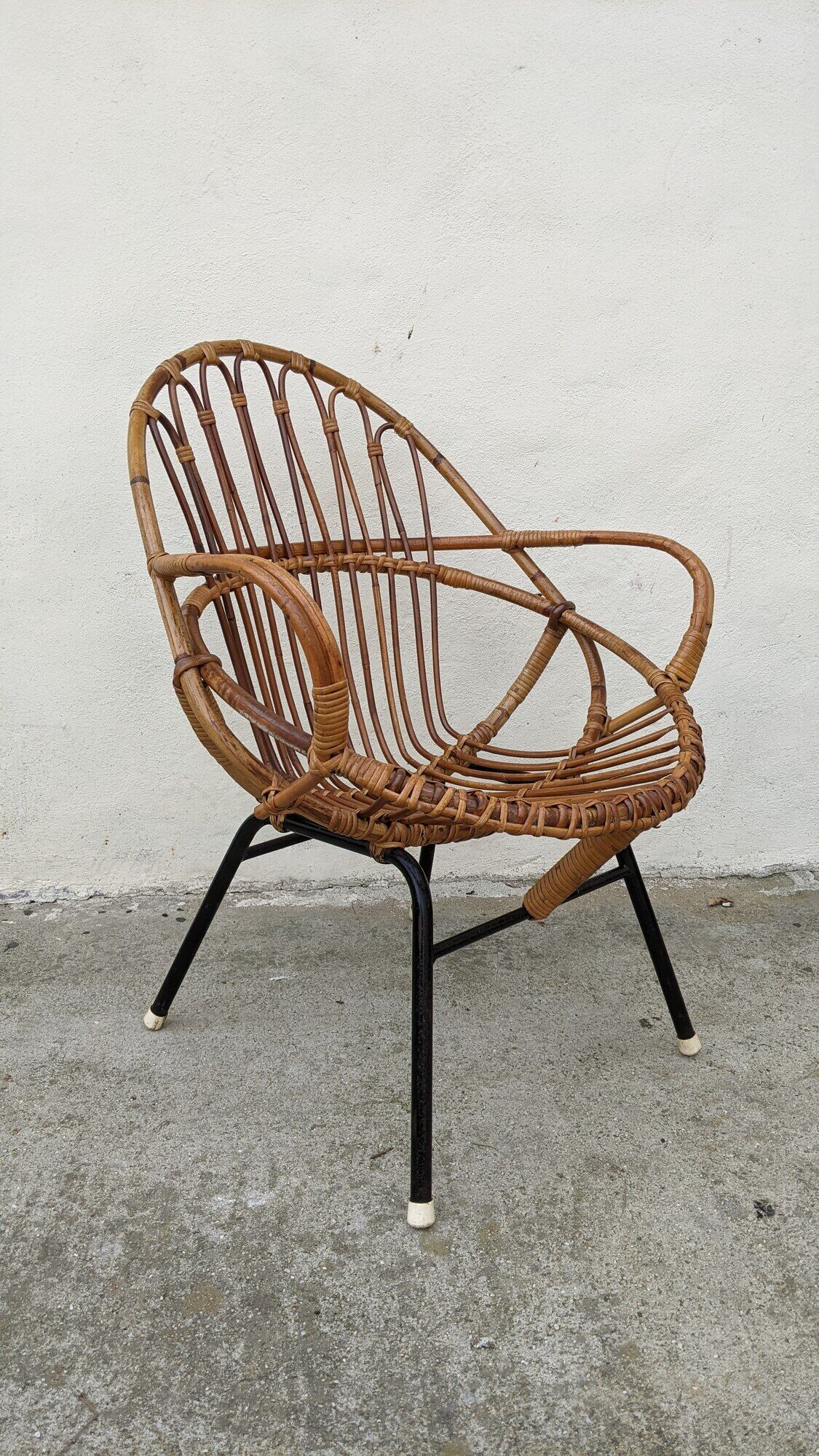 Fauteuil en rotin pietement métal modèle adulte