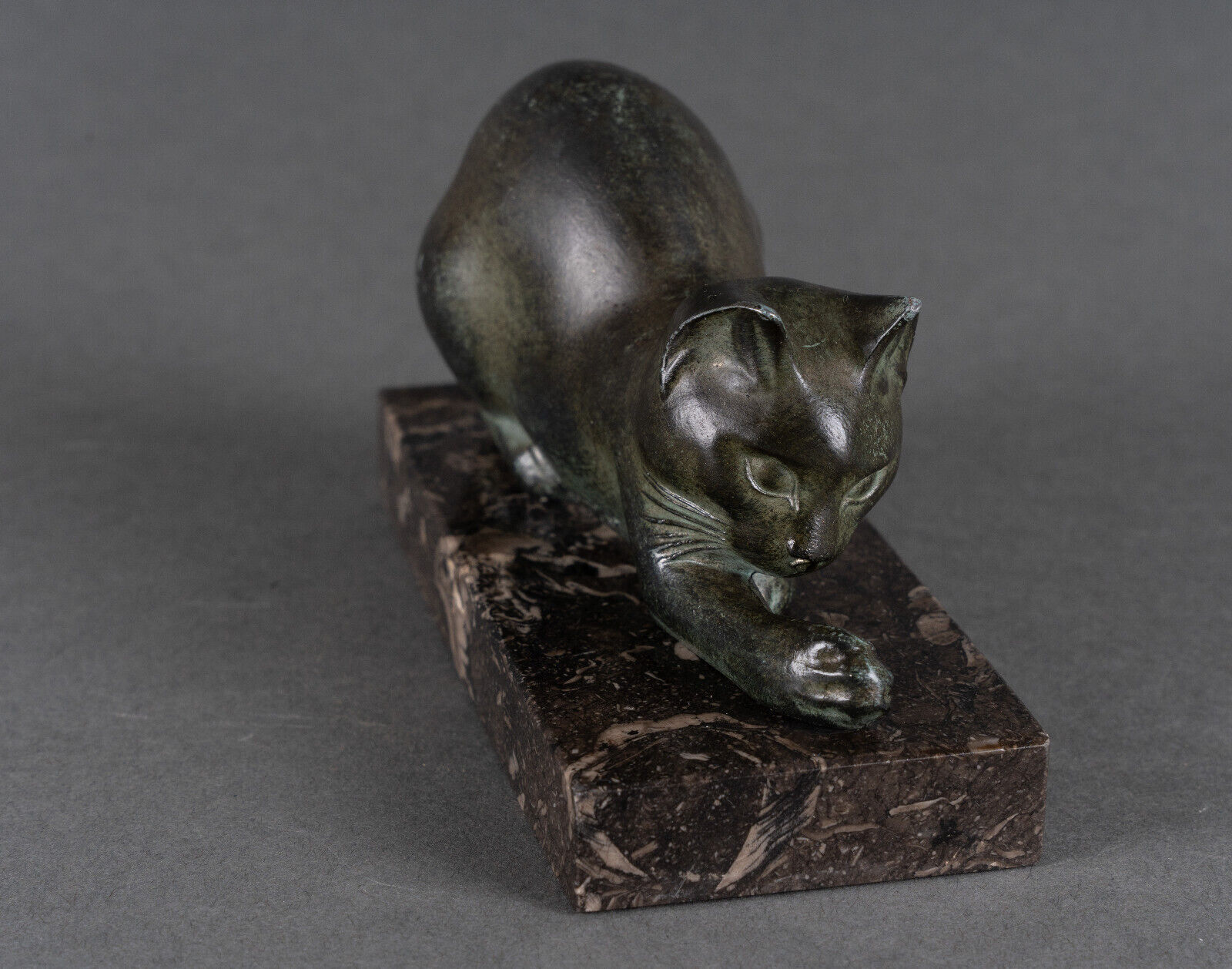 Art deco cat in regule by m. font green patina 1930 marble base