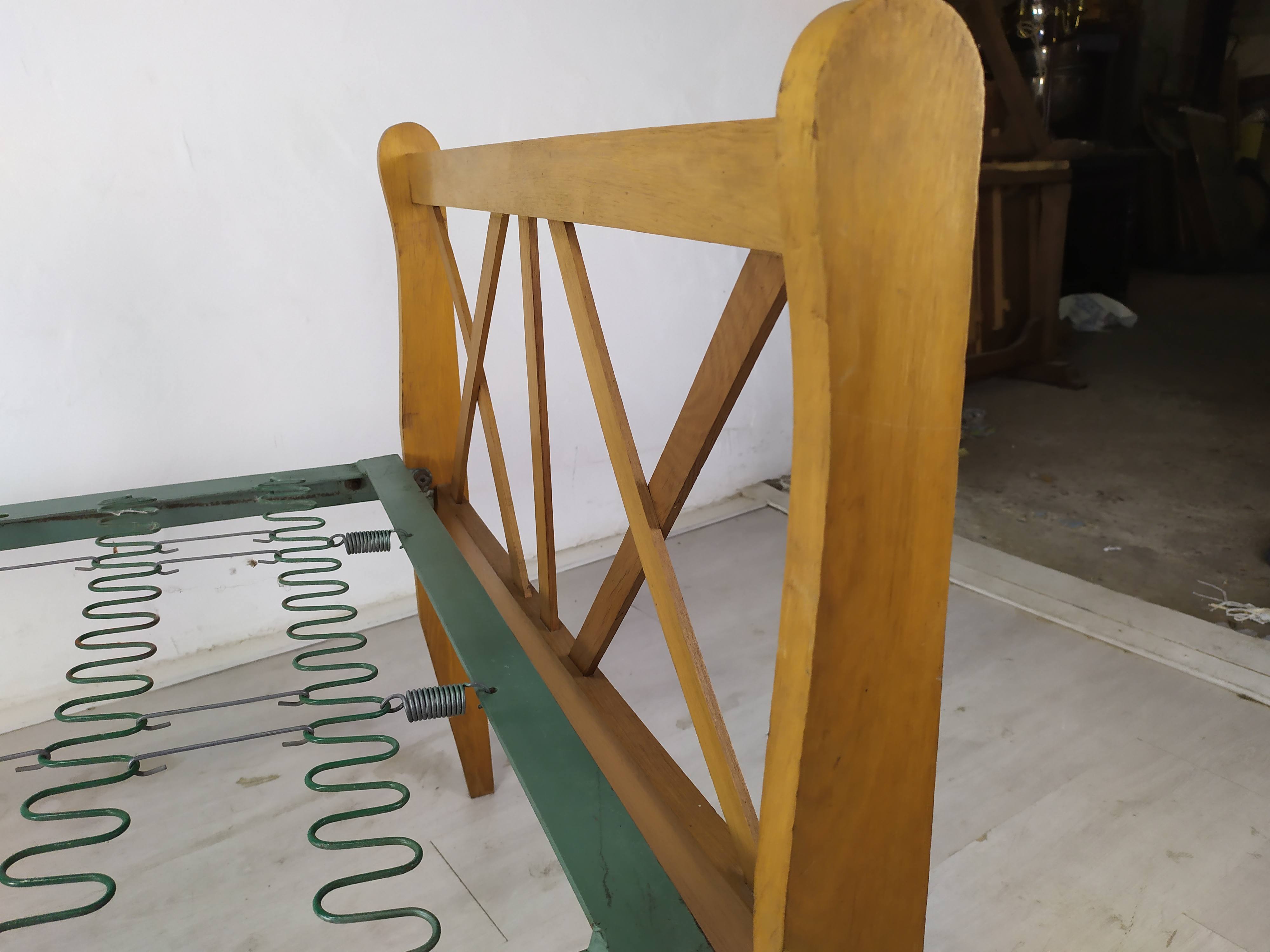 Vintage bed 80 by 190