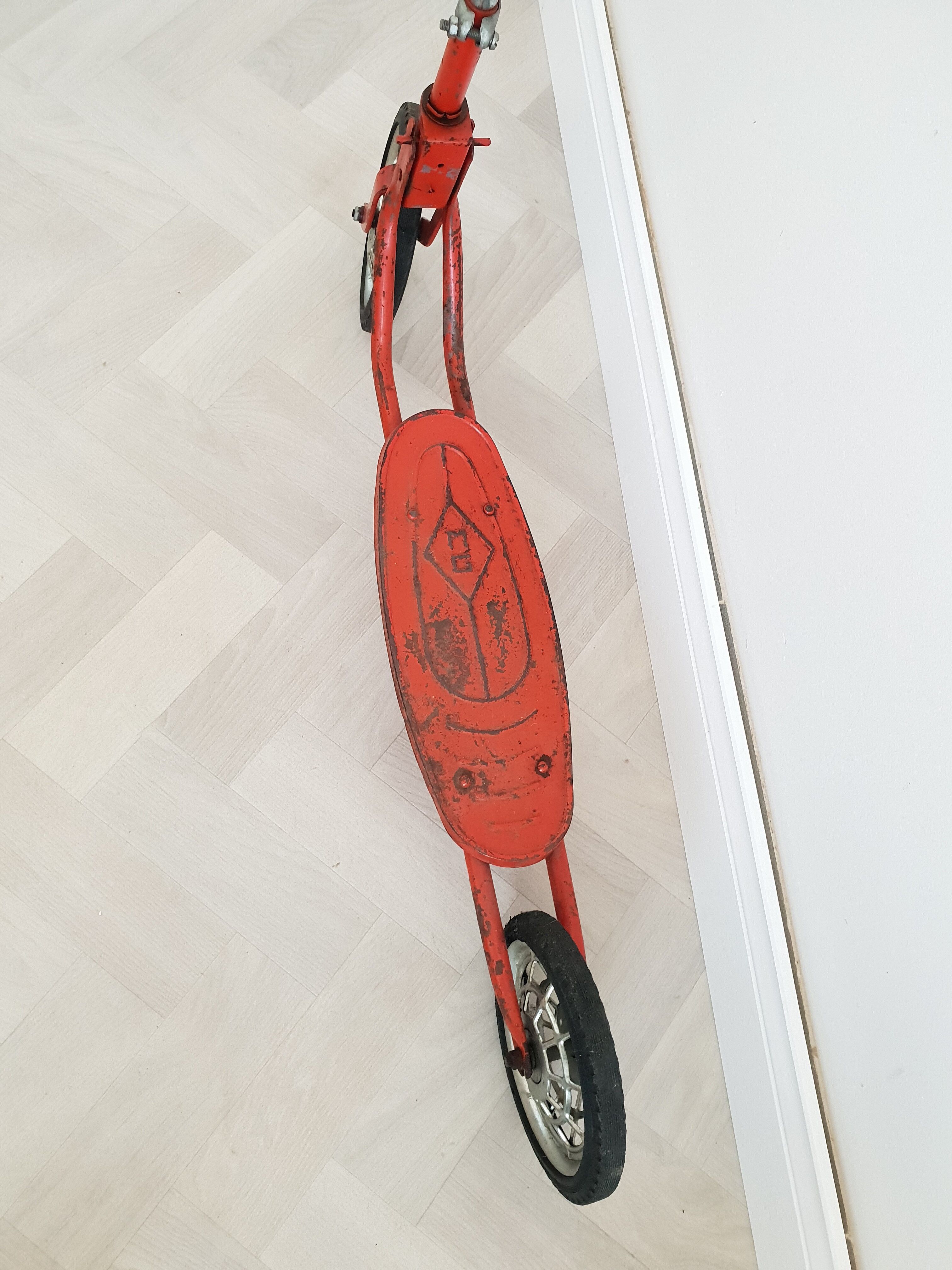 Vintage metal trottinette