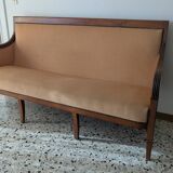 Three-seater banquette restaurant